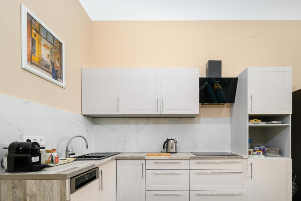 Ja18 Downtown Pearl - 2 Bedroom Apartment Budapest Luaran gambar