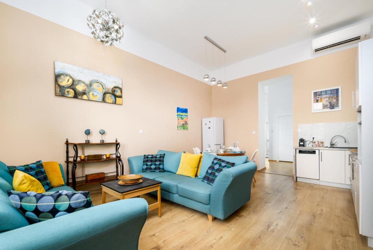 Ja18 Downtown Pearl - 2 Bedroom Apartment Budapest Luaran gambar
