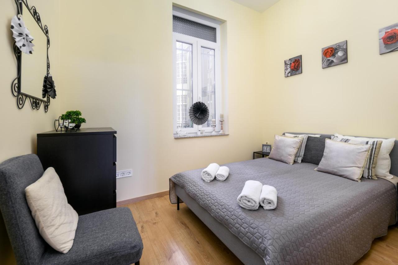 Ja18 Downtown Pearl - 2 Bedroom Apartment Budapest Luaran gambar