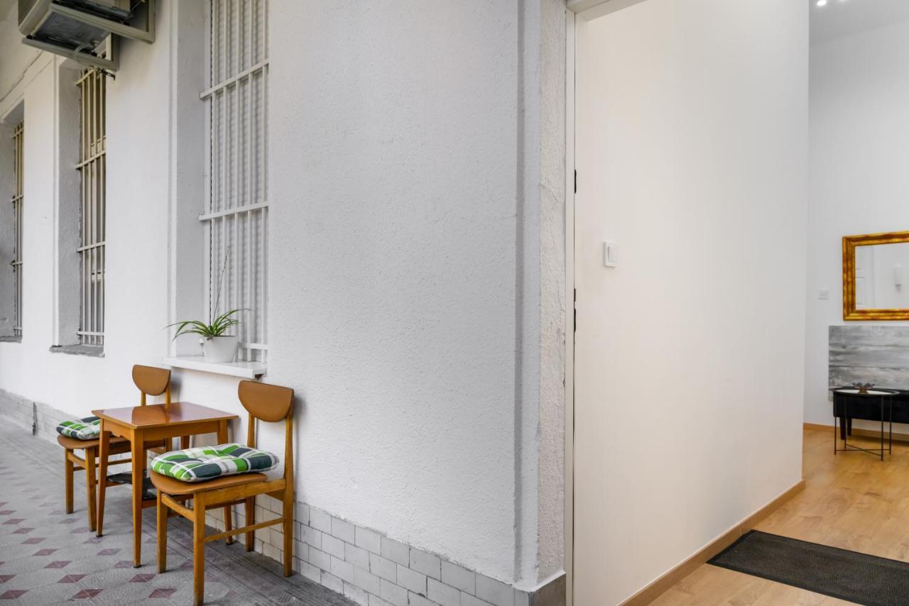 Ja18 Downtown Pearl - 2 Bedroom Apartment Budapest Luaran gambar