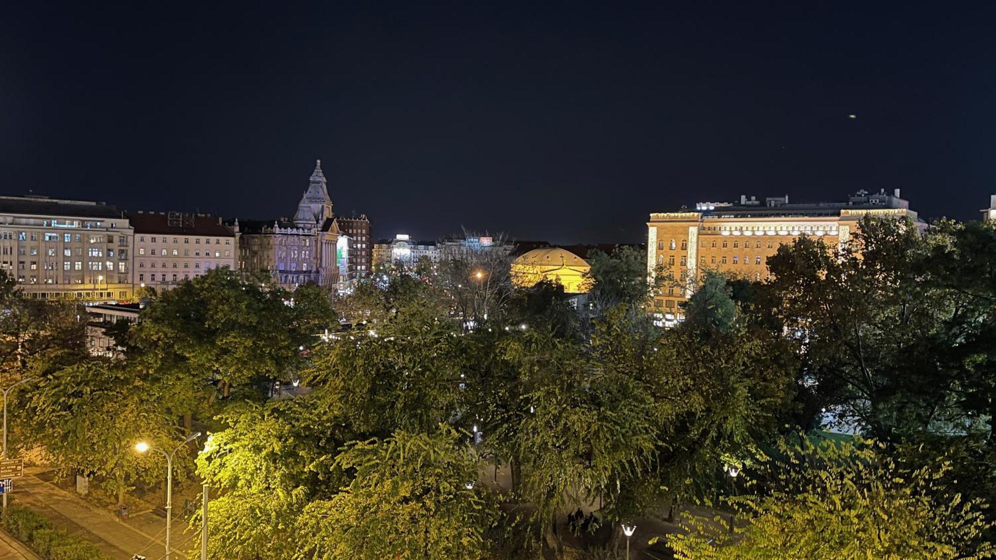Ja18 Downtown Pearl - 2 Bedroom Apartment Budapest Luaran gambar